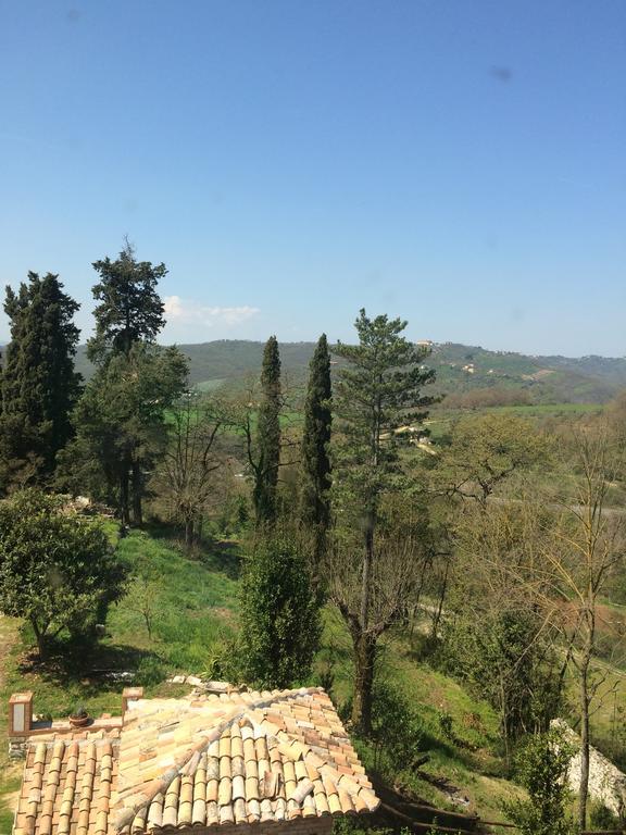 Tenuta Di Vico Moricino أناني الغرفة الصورة